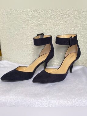 Classic Pointed-Toe Ankle Strap Heels in Navy Suede Size 8.5